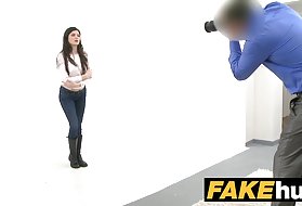 नकली एजेंट इटली में प्यार किया जा करने के लिए सख्ती से सोफे पर hub